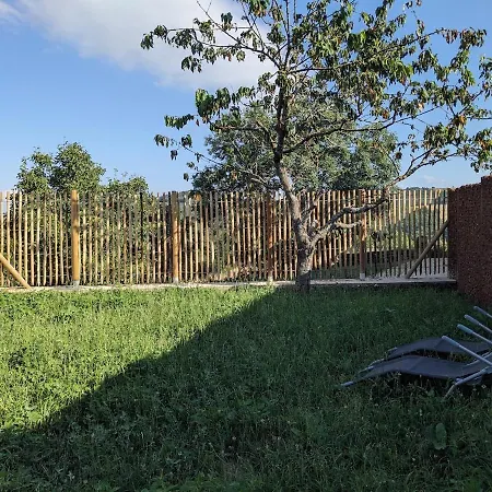 Maison De Confort Au Calme Avec Jardin Clos Casa de Férias *