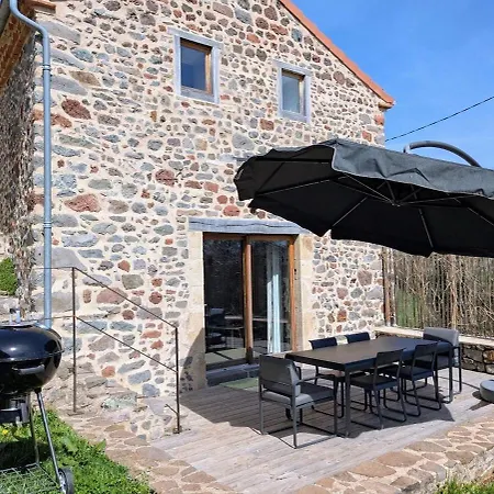 Casa de Férias Maison De Confort Au Calme Avec Jardin Clos